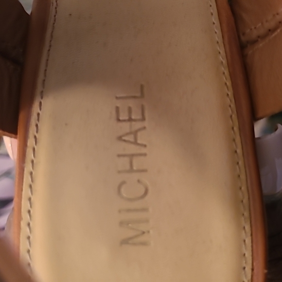 MICHAEL Cognac Strappy Leather& Cork Wedge Sandal sz 8/ IZZY & ALI Straw handbag - Picture 6 of 13